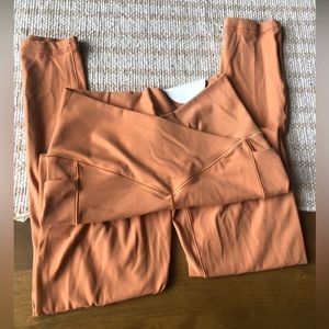Aerie Offline real me xtra 7/8 leggings. Size Medium. New with tags